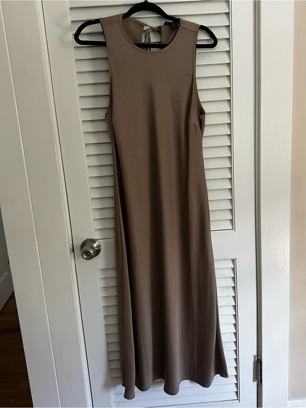 House of Harlow 1960 Sleeveless Taupe Maxi Dress with Back Tie